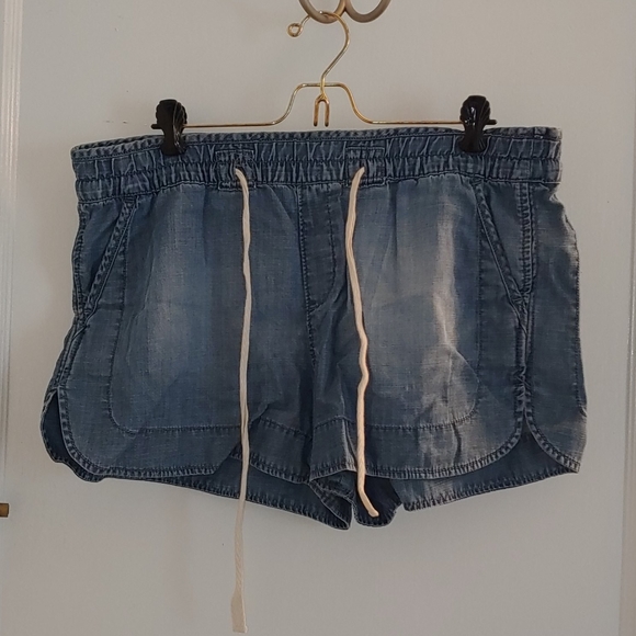 Chambray shorts with adjustable waist tie - Picture 3 of 6